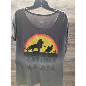 Women's Lion King tee sz L